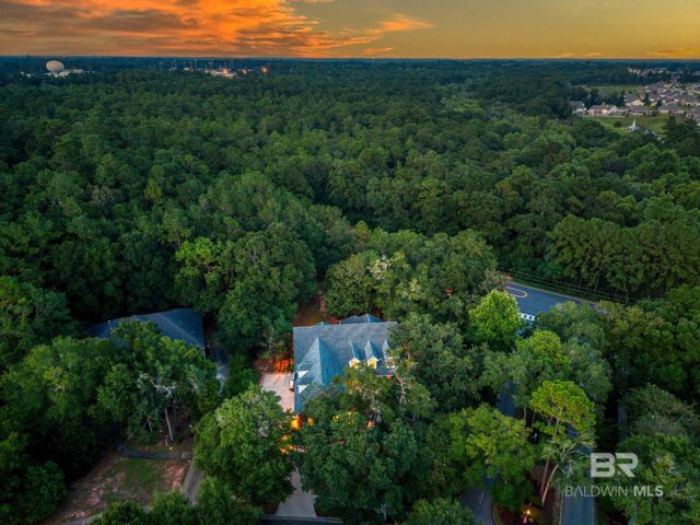 8955 N Lamhatty Lane, Daphne, AL 36526