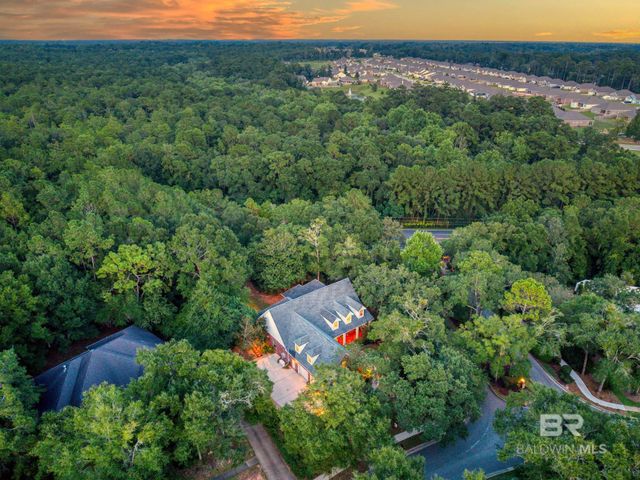 8955 N Lamhatty Lane, Daphne, AL 36526