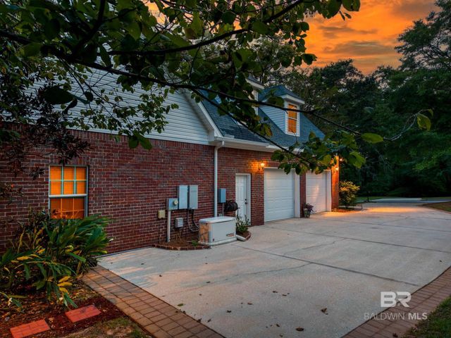 8955 N Lamhatty Lane, Daphne, AL 36526