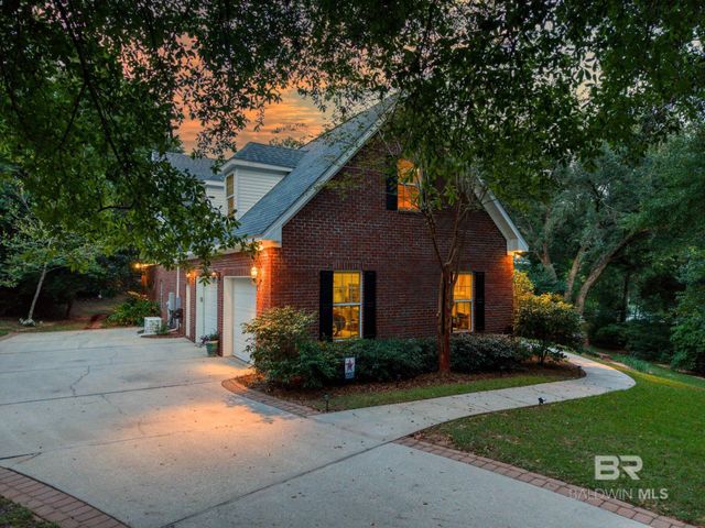 8955 N Lamhatty Lane, Daphne, AL 36526