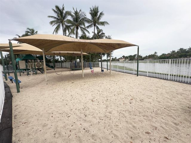 462 Fishtail Ter, Weston, FL 33327