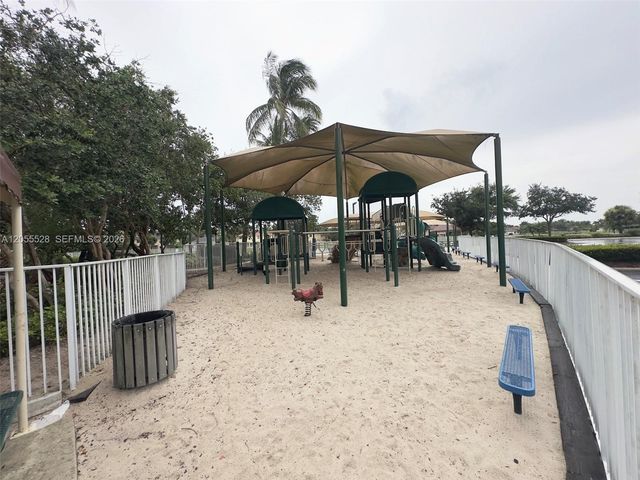 462 Fishtail Ter, Weston, FL 33327