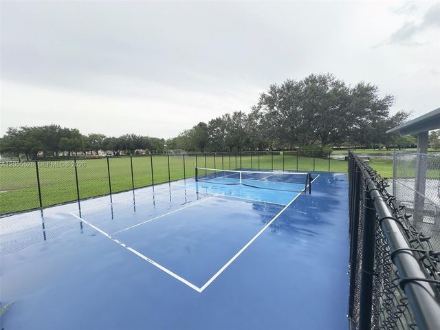 462 Fishtail Ter, Weston, FL 33327