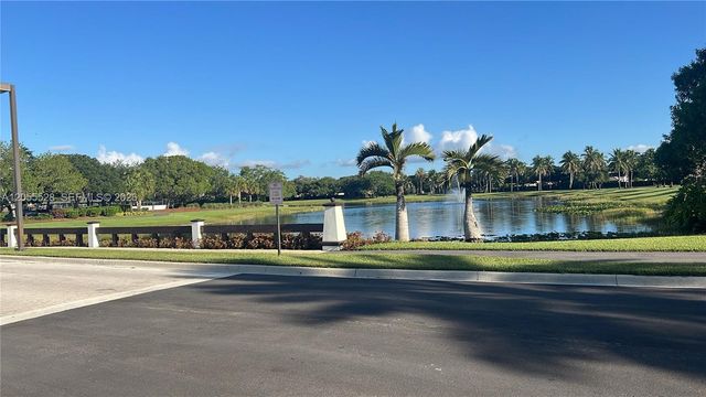 462 Fishtail Ter, Weston, FL 33327