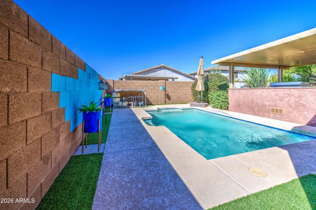903 W Jersey Way, San Tan Valley, AZ 85143
