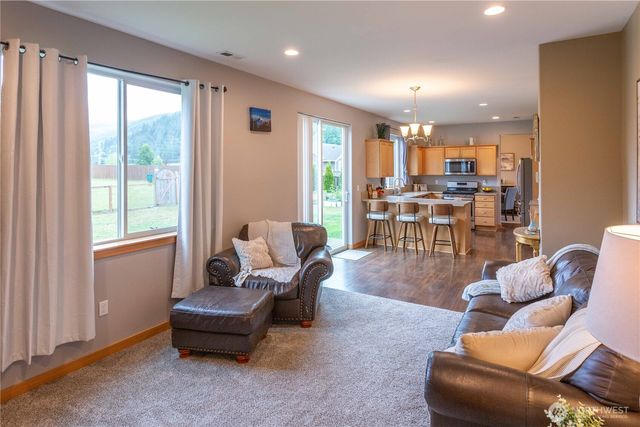 24051 Mangat Lane, Sedro Woolley, WA 98284