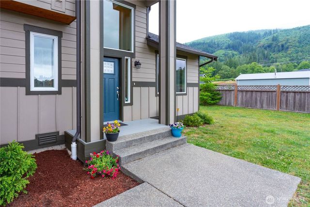 24051 Mangat Lane, Sedro Woolley, WA 98284