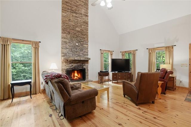 1060 Rocktree Road, Dahlonega, GA 30533