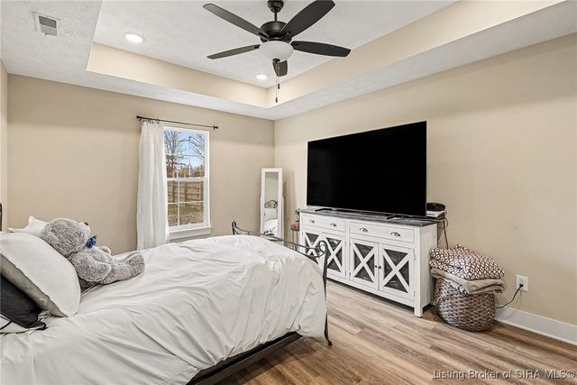 975 Wooded Trail, Scottsburg, IN 47170