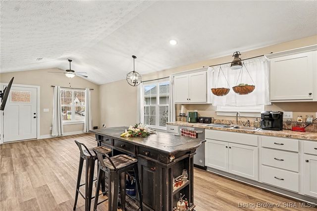 975 Wooded Trail, Scottsburg, IN 47170