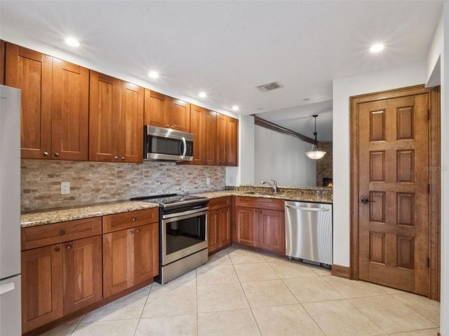 1055 KENSINGTON PARK DRIVE 710, Altamonte Springs, FL 32714