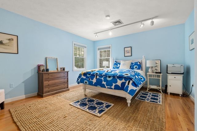 29 Stop River Rd, Norfolk, MA 02056