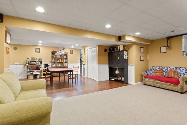 29 Stop River Rd, Norfolk, MA 02056