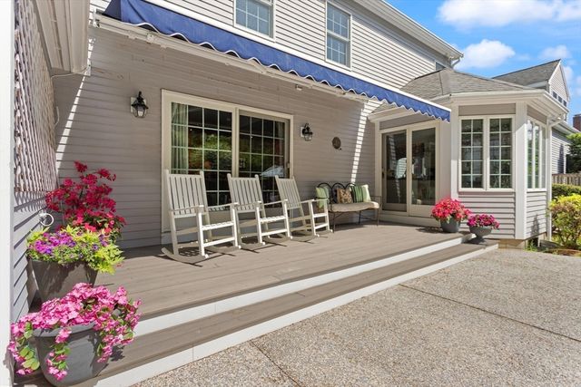 29 Stop River Rd, Norfolk, MA 02056