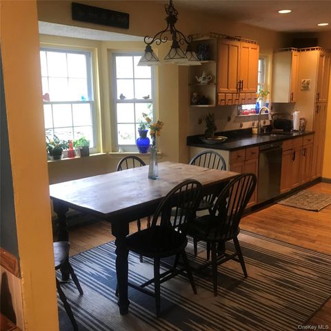 19 Reynolds Road, Shoreham, NY 11786