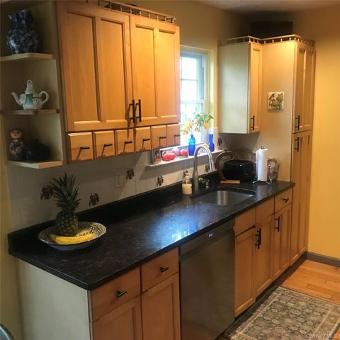 19 Reynolds Road, Shoreham, NY 11786