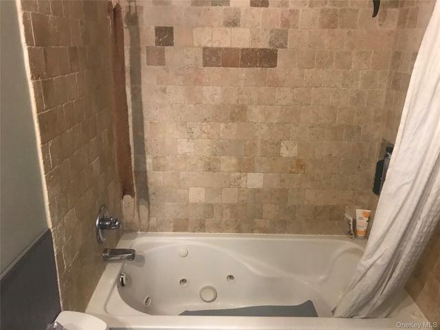 19 Reynolds Road, Shoreham, NY 11786