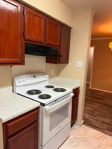 9797 Leawood Boulevard 1101, Houston, TX 77099