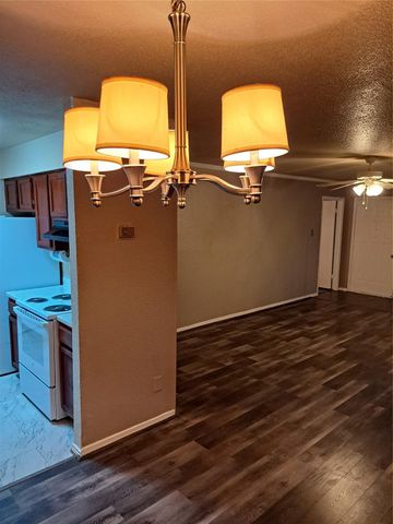 9797 Leawood Boulevard 1101, Houston, TX 77099