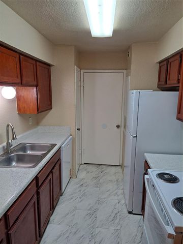 9797 Leawood Boulevard 1101, Houston, TX 77099
