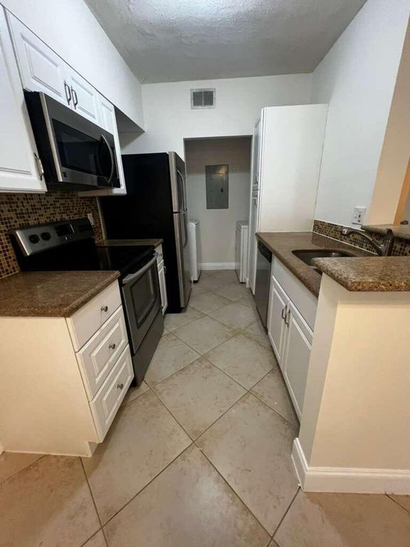 10354 Fox Trail Road S 1501, West Palm Beach, FL 33411