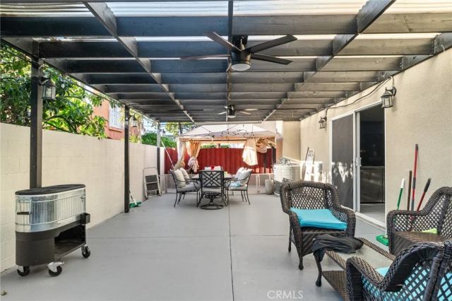 947 Via Camino 11, Wilmington, CA 90744