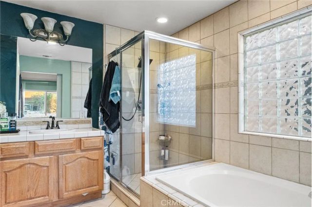 947 Via Camino 11, Wilmington, CA 90744