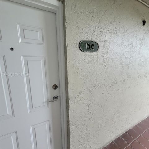 10090 NW 80th Ct 1202, Hialeah Gardens, FL 33016