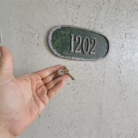 10090 NW 80th Ct 1202, Hialeah Gardens, FL 33016