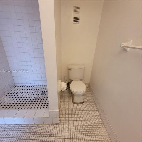 10090 NW 80th Ct 1202, Hialeah Gardens, FL 33016