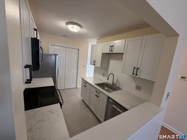 504 Watercourse Row 504, Rocky Hill, CT 06067