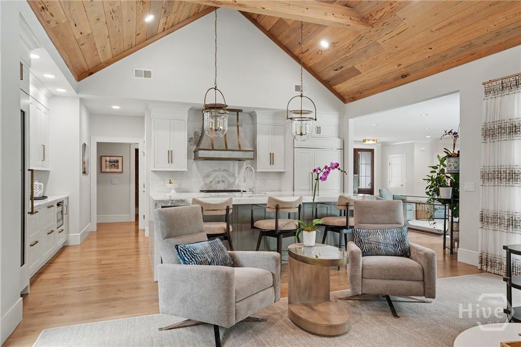 Image 12 of property listing at 9 Brandenberry Road, Savannah, GA 31411