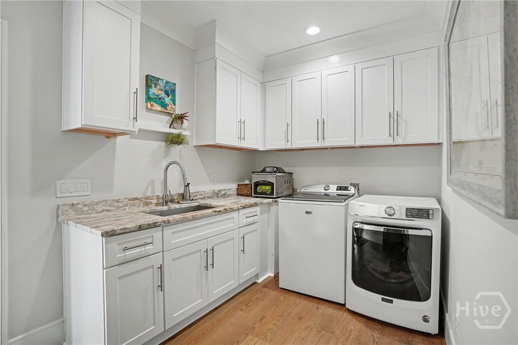 Image 21 of property listing at 9 Brandenberry Road, Savannah, GA 31411