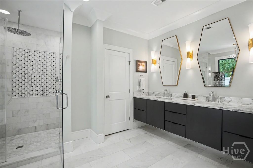 Image 28 of property listing at 9 Brandenberry Road, Savannah, GA 31411