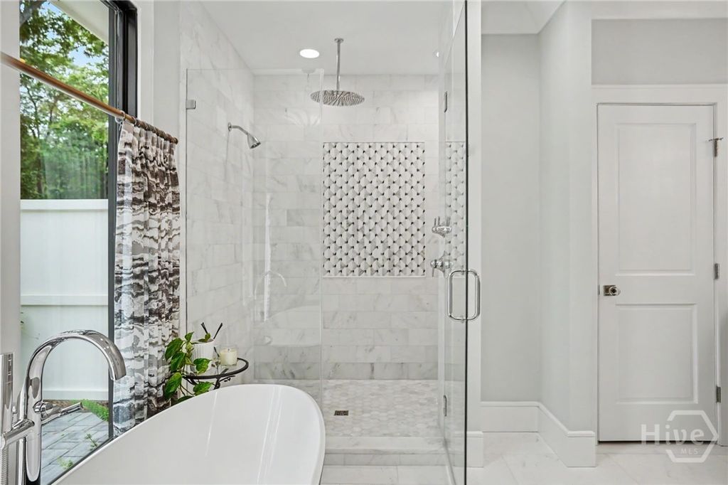 Image 30 of property listing at 9 Brandenberry Road, Savannah, GA 31411