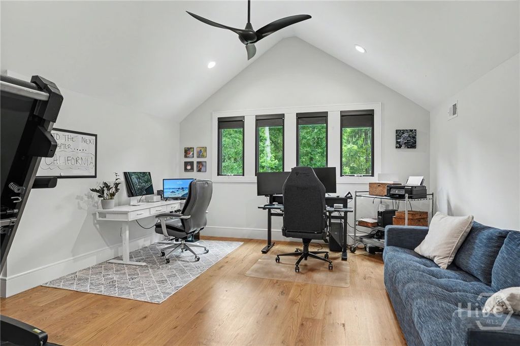 Image 33 of property listing at 9 Brandenberry Road, Savannah, GA 31411