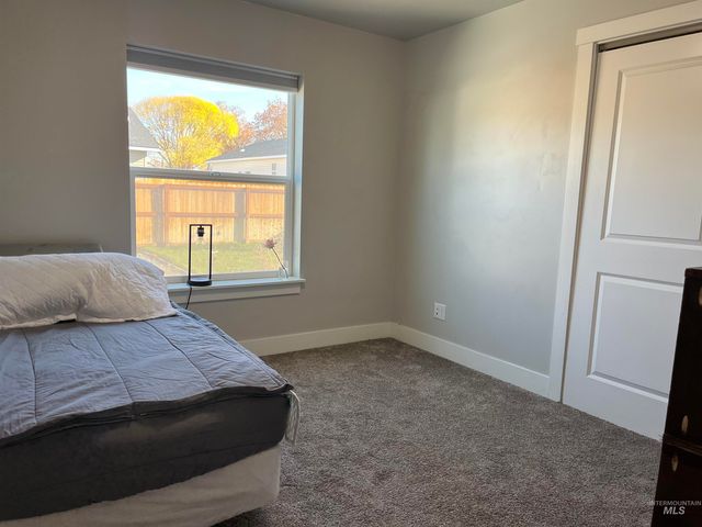 808 Adell Ave, Filer, ID 83328