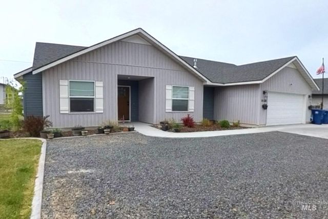 808 Adell Ave, Filer, ID 83328