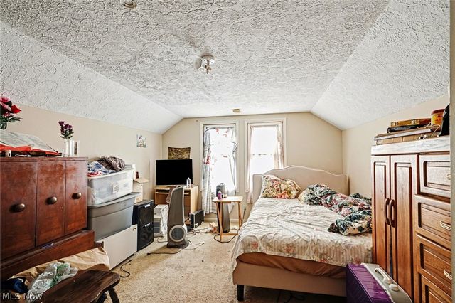 2204 Harmon Avenue, Niles, OH 44446