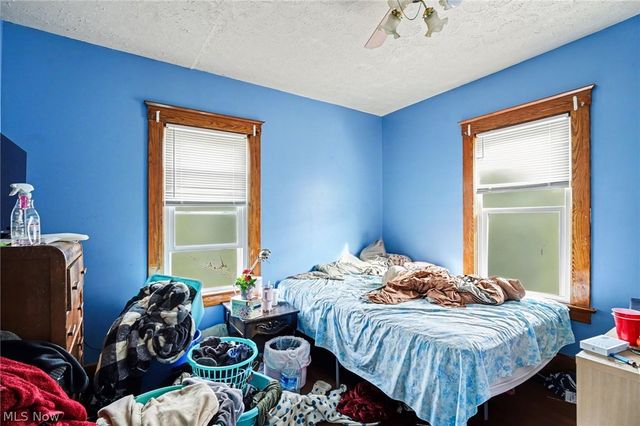 2204 Harmon Avenue, Niles, OH 44446