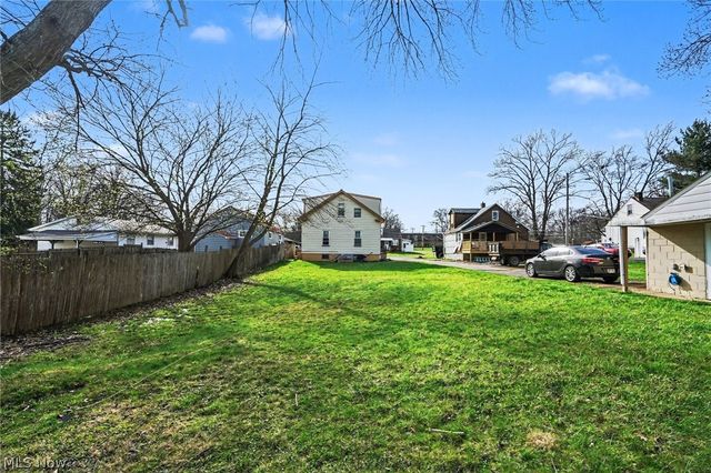 2204 Harmon Avenue, Niles, OH 44446