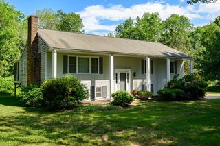11 Williamsburg Ln, Scituate, MA 02066