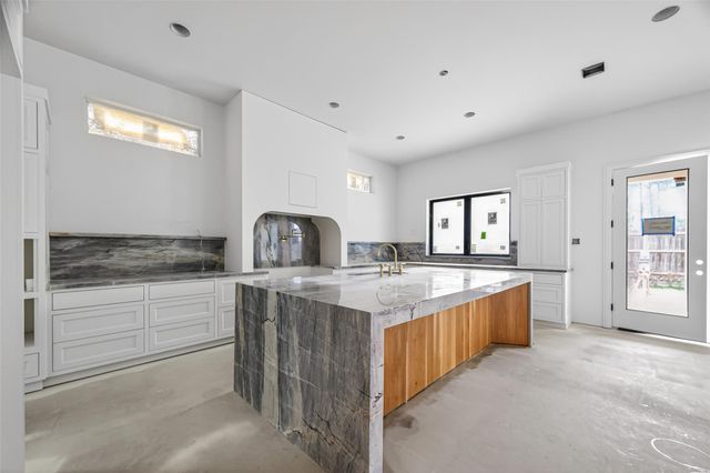 316 W 30th Street, Houston, TX 77018