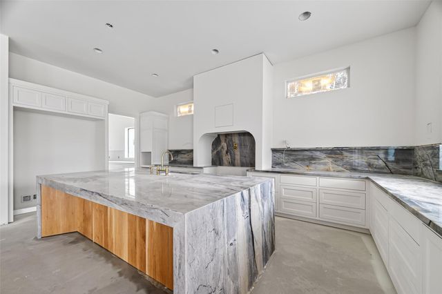 316 W 30th Street, Houston, TX 77018