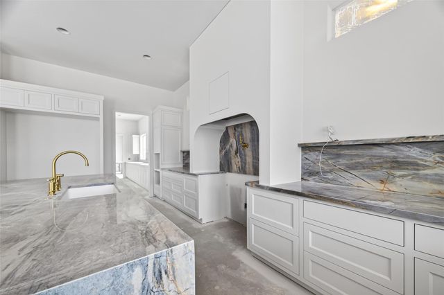 316 W 30th Street, Houston, TX 77018