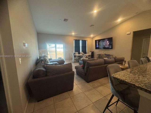9042 E Broad Circle, La Belle, FL 33935