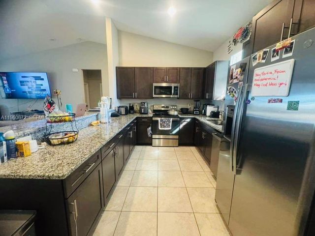 9042 E Broad Circle, La Belle, FL 33935