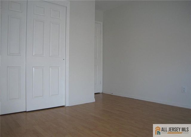 6107 N Oaks Boulevard, North Brunswick, NJ 08902