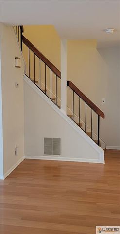 6107 N Oaks Boulevard, North Brunswick, NJ 08902