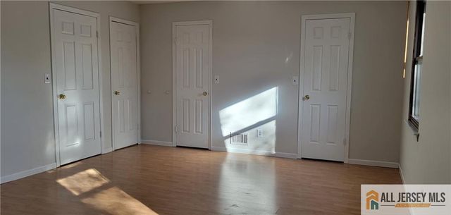 6107 N Oaks Boulevard, North Brunswick, NJ 08902